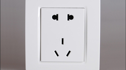 开关插板选购指南 如何平衡实用性与空间占用